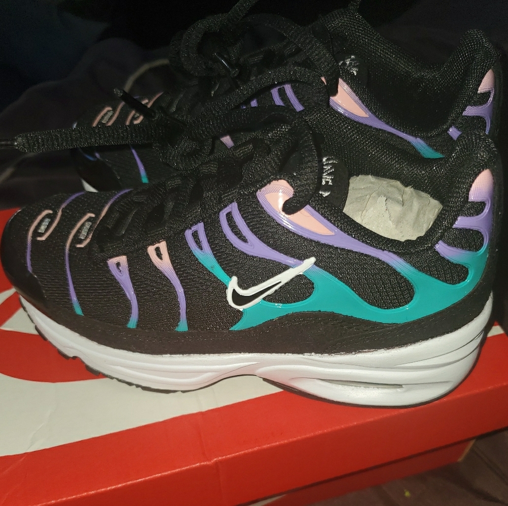 💘💜💙NWT Nike Air Max Sneakers💙💜💘